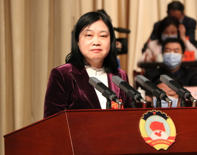 市政协提案委员会主任李立平同志作关于提案审查情况的报告(草案).